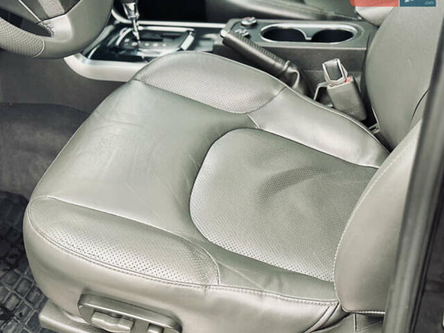 Черный Ниссан Патфайндер, объемом двигателя 3 л и пробегом 265 тыс. км за 18600 $, фото 15 на Automoto.ua