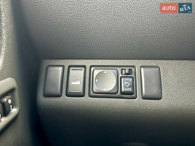 Черный Ниссан Патфайндер, объемом двигателя 3 л и пробегом 265 тыс. км за 18600 $, фото 28 на Automoto.ua