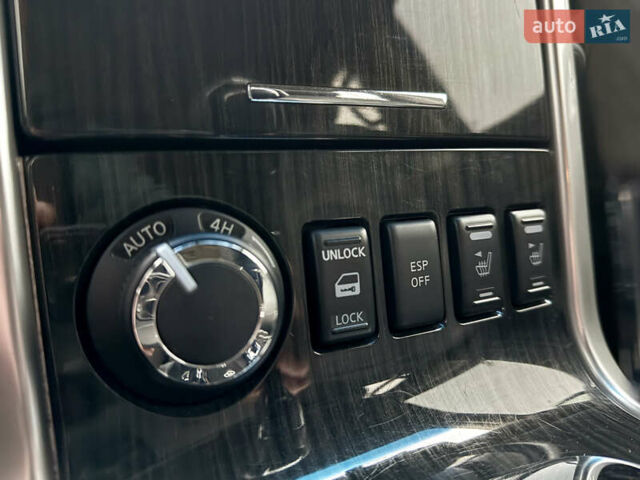 Черный Ниссан Патфайндер, объемом двигателя 3 л и пробегом 265 тыс. км за 18600 $, фото 31 на Automoto.ua