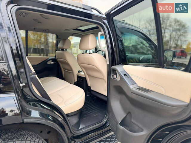 Черный Ниссан Патфайндер, объемом двигателя 2.5 л и пробегом 170 тыс. км за 14800 $, фото 18 на Automoto.ua