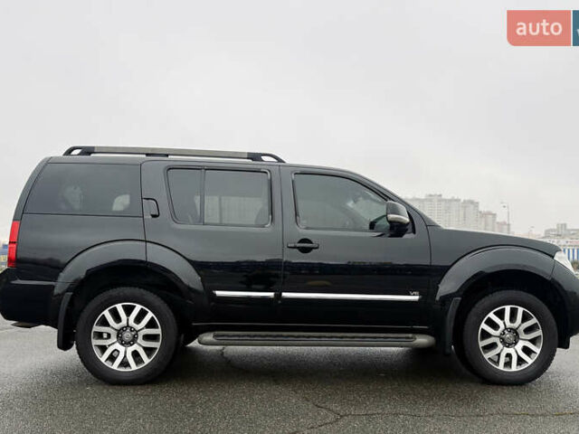 Черный Ниссан Патфайндер, объемом двигателя 3 л и пробегом 265 тыс. км за 18600 $, фото 11 на Automoto.ua