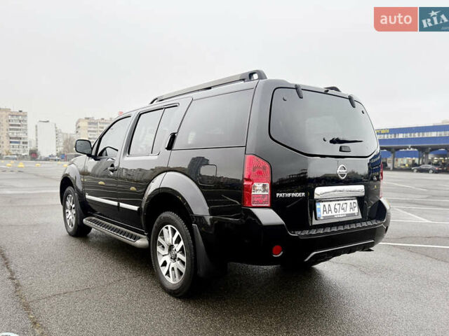 Черный Ниссан Патфайндер, объемом двигателя 3 л и пробегом 265 тыс. км за 18600 $, фото 8 на Automoto.ua
