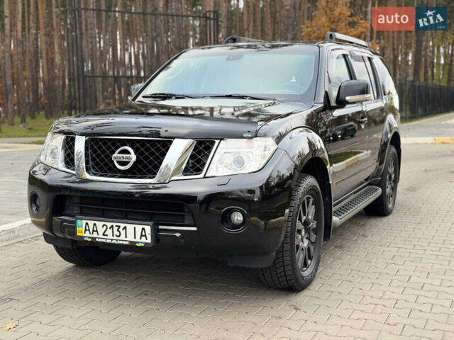 Черный Ниссан Патфайндер, объемом двигателя 2.5 л и пробегом 170 тыс. км за 14800 $, фото 1 на Automoto.ua