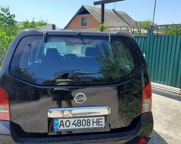 Черный Ниссан Патфайндер, объемом двигателя 2.5 л и пробегом 153 тыс. км за 15000 $, фото 3 на Automoto.ua