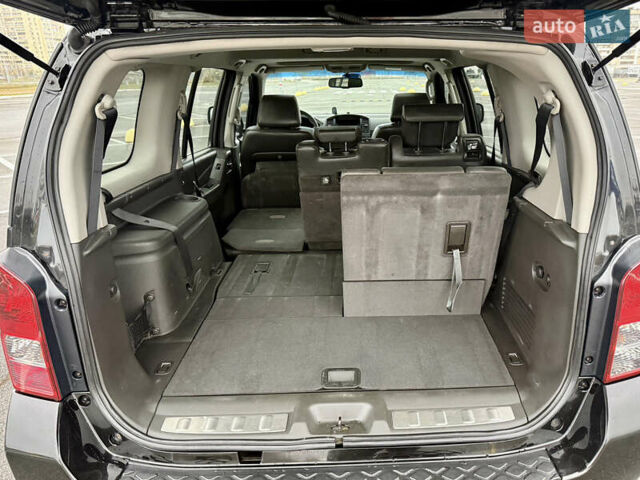 Черный Ниссан Патфайндер, объемом двигателя 3 л и пробегом 265 тыс. км за 18600 $, фото 45 на Automoto.ua