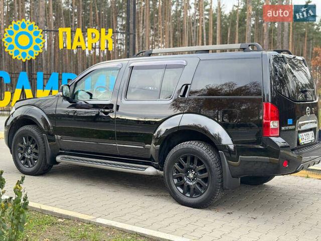 Черный Ниссан Патфайндер, объемом двигателя 2.5 л и пробегом 170 тыс. км за 14800 $, фото 7 на Automoto.ua