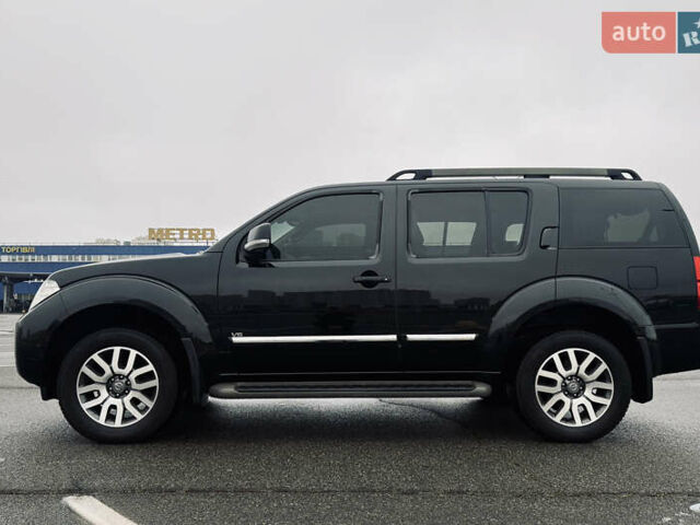 Черный Ниссан Патфайндер, объемом двигателя 3 л и пробегом 265 тыс. км за 18600 $, фото 7 на Automoto.ua