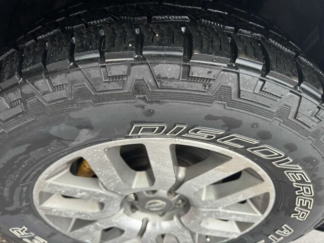 Черный Ниссан Патфайндер, объемом двигателя 2.5 л и пробегом 187 тыс. км за 5500 $, фото 17 на Automoto.ua