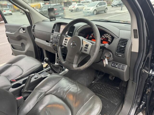 Черный Ниссан Патфайндер, объемом двигателя 2.5 л и пробегом 187 тыс. км за 4999 $, фото 9 на Automoto.ua