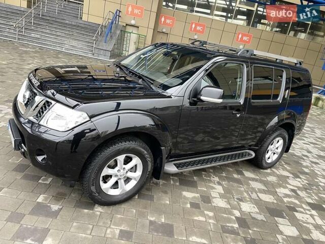 Черный Ниссан Патфайндер, объемом двигателя 2.5 л и пробегом 48 тыс. км за 18800 $, фото 9 на Automoto.ua