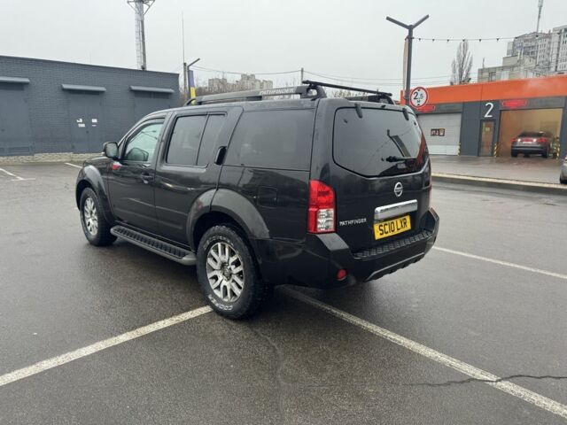 Черный Ниссан Патфайндер, объемом двигателя 2.5 л и пробегом 187 тыс. км за 5500 $, фото 3 на Automoto.ua