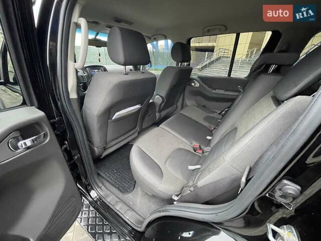 Черный Ниссан Патфайндер, объемом двигателя 2.5 л и пробегом 48 тыс. км за 18800 $, фото 44 на Automoto.ua