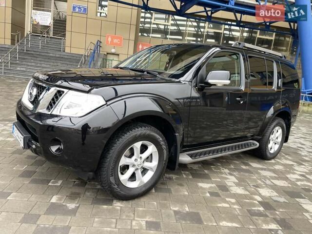 Черный Ниссан Патфайндер, объемом двигателя 2.5 л и пробегом 48 тыс. км за 18800 $, фото 8 на Automoto.ua