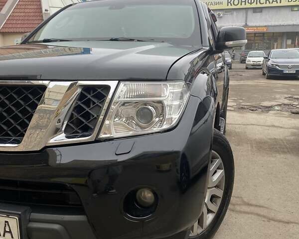 Чорний Ніссан Патфайндер, об'ємом двигуна 2.5 л та пробігом 310 тис. км за 20750 $, фото 1 на Automoto.ua