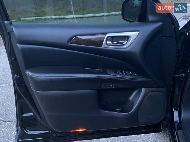 Черный Ниссан Патфайндер, объемом двигателя 3.5 л и пробегом 245 тыс. км за 12900 $, фото 18 на Automoto.ua