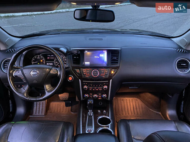Черный Ниссан Патфайндер, объемом двигателя 3.5 л и пробегом 245 тыс. км за 12900 $, фото 20 на Automoto.ua