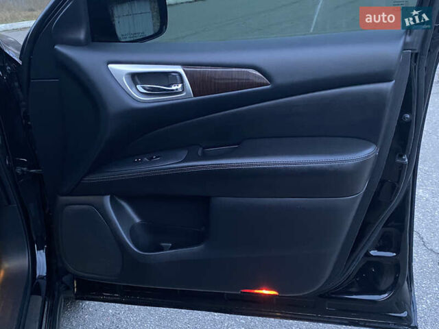 Черный Ниссан Патфайндер, объемом двигателя 3.5 л и пробегом 245 тыс. км за 12900 $, фото 27 на Automoto.ua