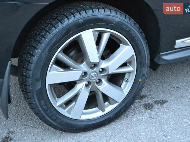 Черный Ниссан Патфайндер, объемом двигателя 3.5 л и пробегом 245 тыс. км за 12900 $, фото 11 на Automoto.ua