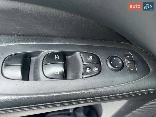 Чорний Ніссан Патфайндер, об'ємом двигуна 3.5 л та пробігом 195 тис. км за 12990 $, фото 15 на Automoto.ua