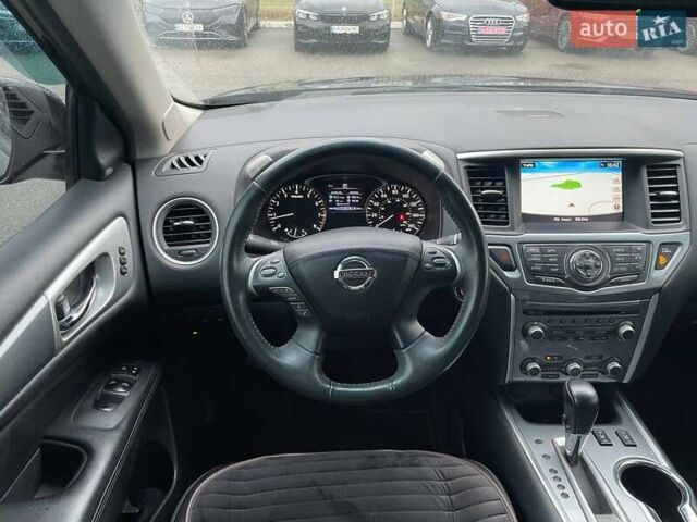 Ніссан Патфайндер 2016 у Києві на Automoto.ua Чорний Ніссан Патфайндер, об'ємом двигуна 3.5 л та пробігом 195 тис. км за 14490 $, фото 13 на Automoto.ua
