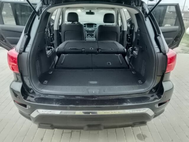 Черный Ниссан Патфайндер, объемом двигателя 3.5 л и пробегом 186 тыс. км за 14700 $, фото 3 на Automoto.ua