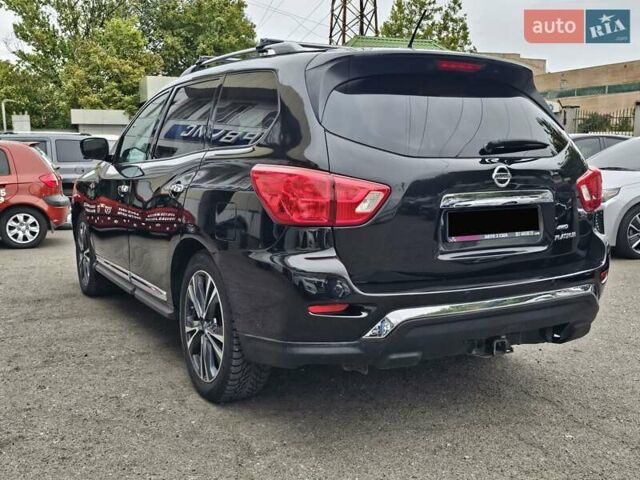 Черный Ниссан Патфайндер, объемом двигателя 3.5 л и пробегом 159 тыс. км за 16200 $, фото 9 на Automoto.ua