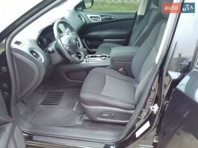 Черный Ниссан Патфайндер, объемом двигателя 3.5 л и пробегом 186 тыс. км за 14700 $, фото 11 на Automoto.ua