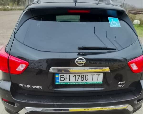 Черный Ниссан Патфайндер, объемом двигателя 3.5 л и пробегом 186 тыс. км за 14700 $, фото 1 на Automoto.ua