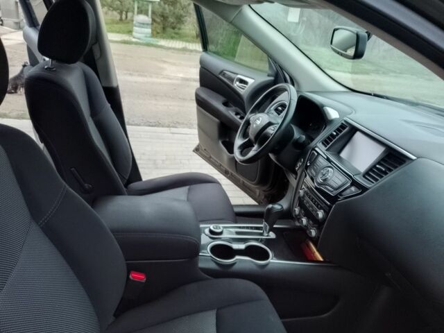 Черный Ниссан Патфайндер, объемом двигателя 3.5 л и пробегом 186 тыс. км за 14700 $, фото 4 на Automoto.ua