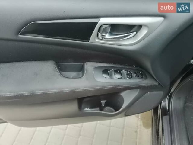 Черный Ниссан Патфайндер, объемом двигателя 3.5 л и пробегом 186 тыс. км за 14700 $, фото 10 на Automoto.ua