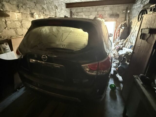 Черный Ниссан Патфайндер, объемом двигателя 3.6 л и пробегом 60 тыс. км за 3500 $, фото 7 на Automoto.ua