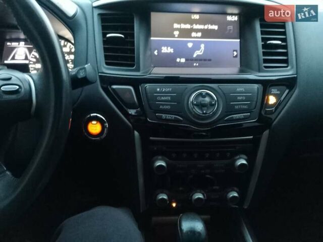 Черный Ниссан Патфайндер, объемом двигателя 3.5 л и пробегом 186 тыс. км за 14700 $, фото 2 на Automoto.ua