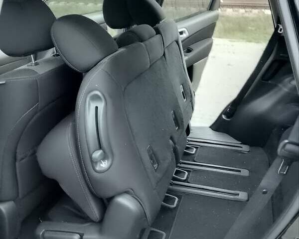 Черный Ниссан Патфайндер, объемом двигателя 3.5 л и пробегом 186 тыс. км за 14700 $, фото 7 на Automoto.ua