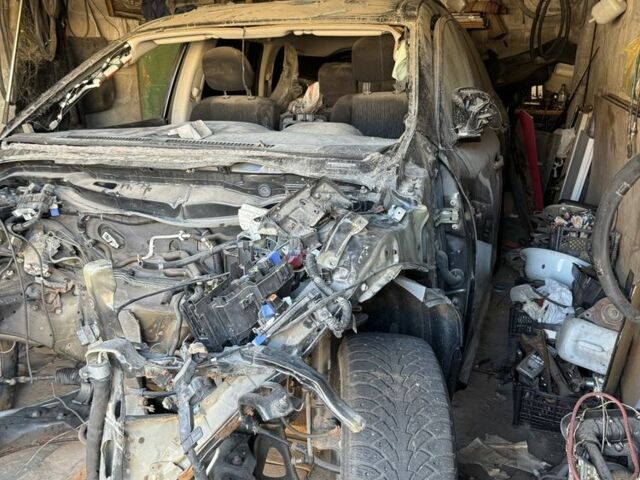 Черный Ниссан Патфайндер, объемом двигателя 3.6 л и пробегом 60 тыс. км за 3500 $, фото 12 на Automoto.ua