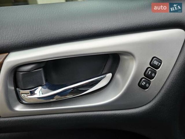 Черный Ниссан Патфайндер, объемом двигателя 3.5 л и пробегом 159 тыс. км за 16200 $, фото 27 на Automoto.ua