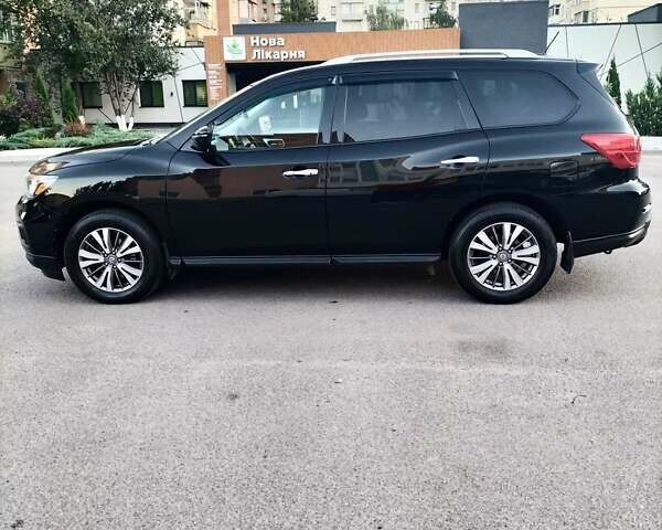 Черный Ниссан Патфайндер, объемом двигателя 3.5 л и пробегом 87 тыс. км за 17000 $, фото 4 на Automoto.ua