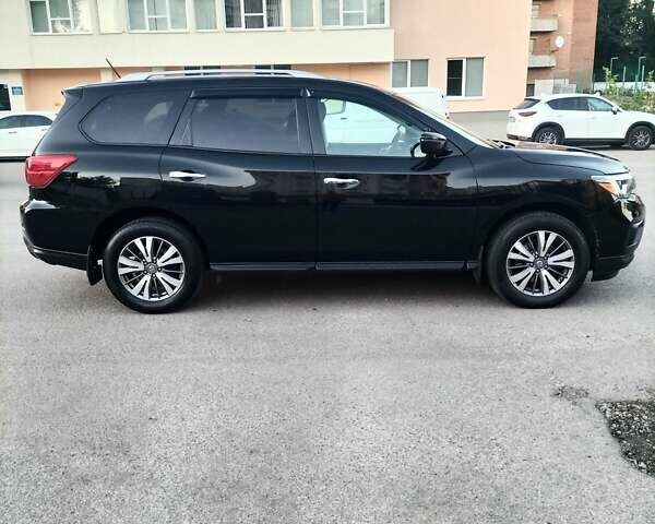 Черный Ниссан Патфайндер, объемом двигателя 3.5 л и пробегом 87 тыс. км за 17000 $, фото 3 на Automoto.ua