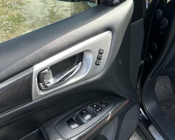 Черный Ниссан Патфайндер, объемом двигателя 3.5 л и пробегом 84 тыс. км за 21000 $, фото 4 на Automoto.ua