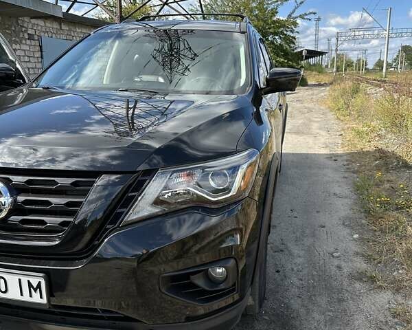 Черный Ниссан Патфайндер, объемом двигателя 3.5 л и пробегом 84 тыс. км за 21000 $, фото 1 на Automoto.ua