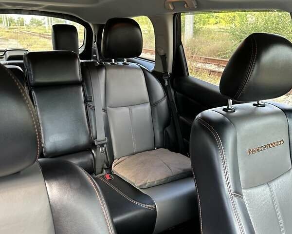 Черный Ниссан Патфайндер, объемом двигателя 3.5 л и пробегом 84 тыс. км за 21000 $, фото 11 на Automoto.ua