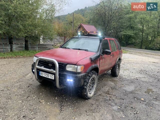 Червоний Ніссан Патфайндер, об'ємом двигуна 2.5 л та пробігом 300 тис. км за 4300 $, фото 5 на Automoto.ua