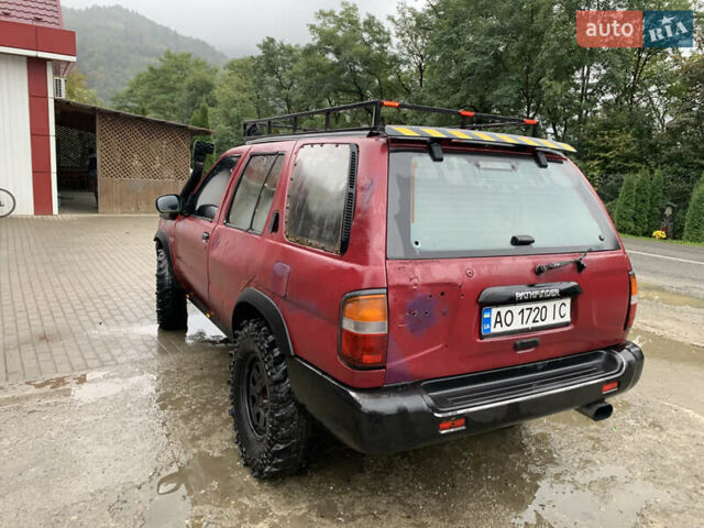 Червоний Ніссан Патфайндер, об'ємом двигуна 2.5 л та пробігом 300 тис. км за 4300 $, фото 16 на Automoto.ua