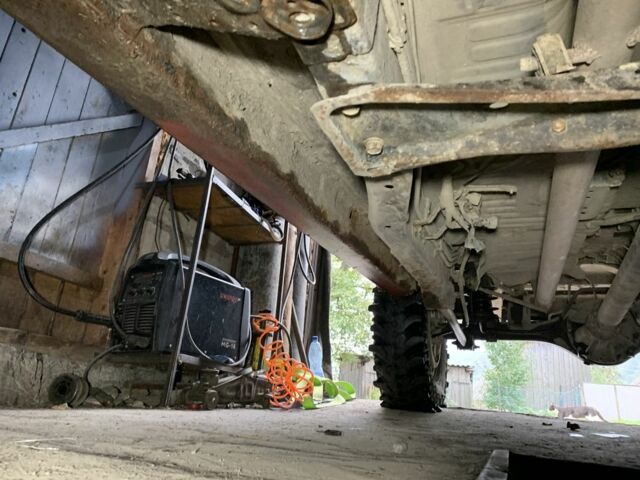 Красный Ниссан Патфайндер, объемом двигателя 3.3 л и пробегом 300 тыс. км за 4300 $, фото 10 на Automoto.ua