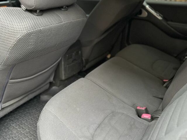 Ниссан Патфайндер, объемом двигателя 2.5 л и пробегом 333 тыс. км за 4800 $, фото 13 на Automoto.ua