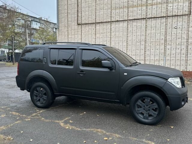 Ниссан Патфайндер, объемом двигателя 2.5 л и пробегом 333 тыс. км за 4800 $, фото 3 на Automoto.ua