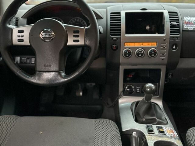 Ниссан Патфайндер, объемом двигателя 2.5 л и пробегом 333 тыс. км за 4800 $, фото 10 на Automoto.ua