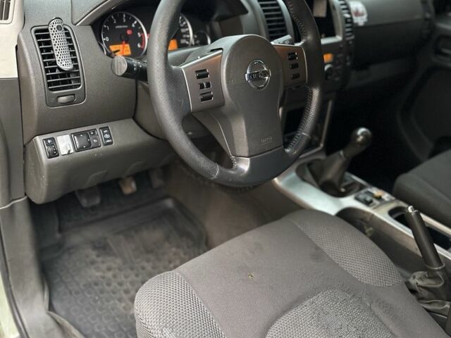 Ниссан Патфайндер, объемом двигателя 2.5 л и пробегом 333 тыс. км за 4800 $, фото 11 на Automoto.ua