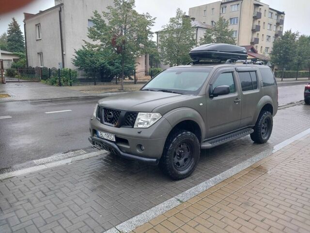 Ниссан Патфайндер, объемом двигателя 2.5 л и пробегом 210 тыс. км за 3600 $, фото 2 на Automoto.ua