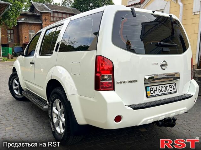 Ниссан Патфайндер, объемом двигателя 2.5 л и пробегом 83 тыс. км за 15800 $, фото 2 на Automoto.ua