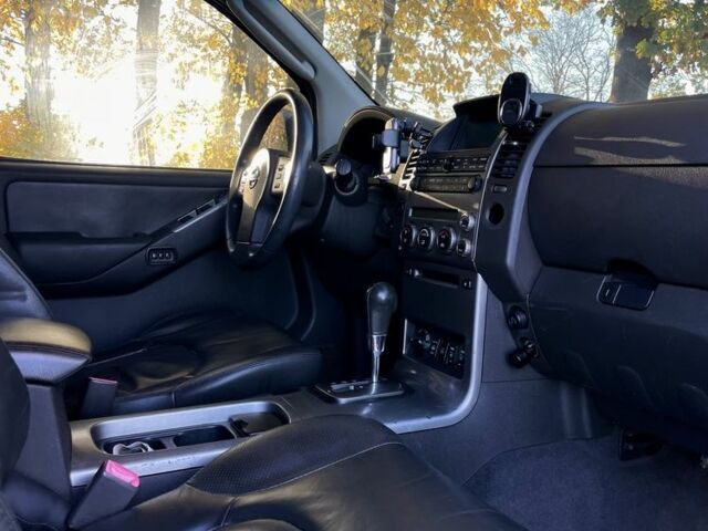 Серый Ниссан Патфайндер, объемом двигателя 2.5 л и пробегом 309 тыс. км за 6999 $, фото 5 на Automoto.ua